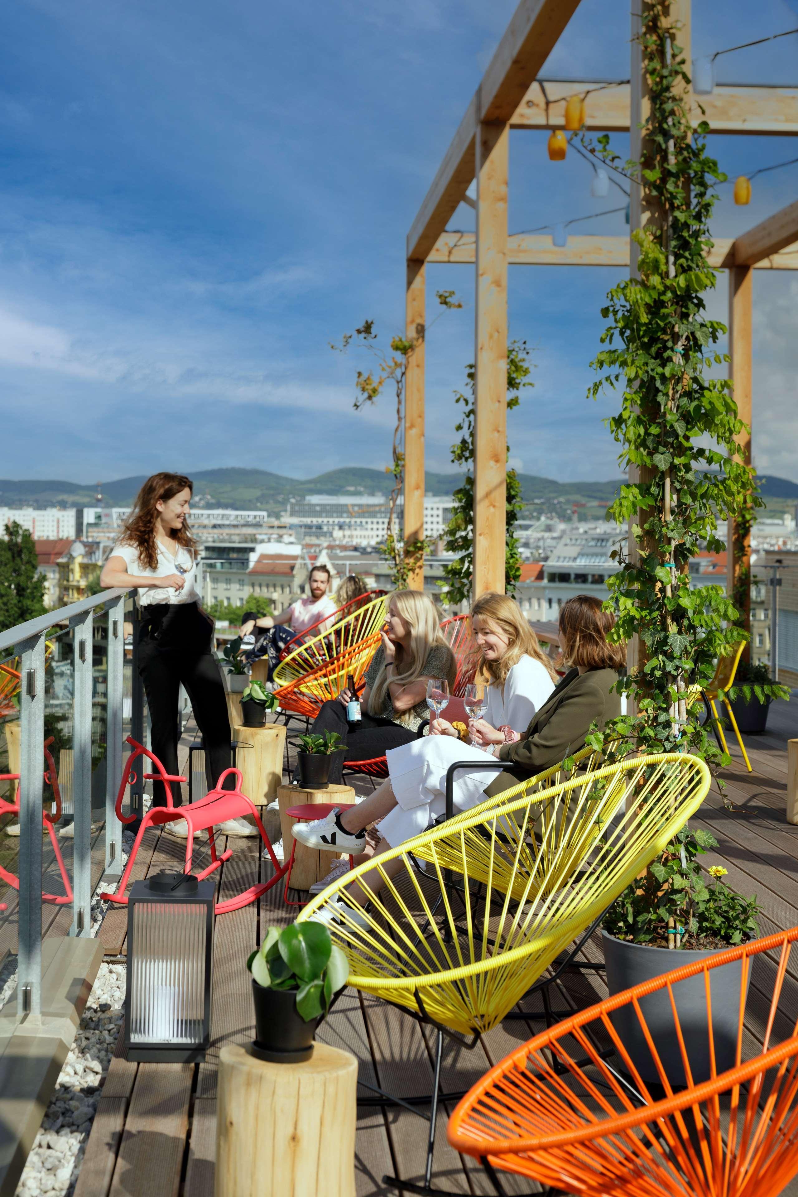 Apartahotel Zoku 4*