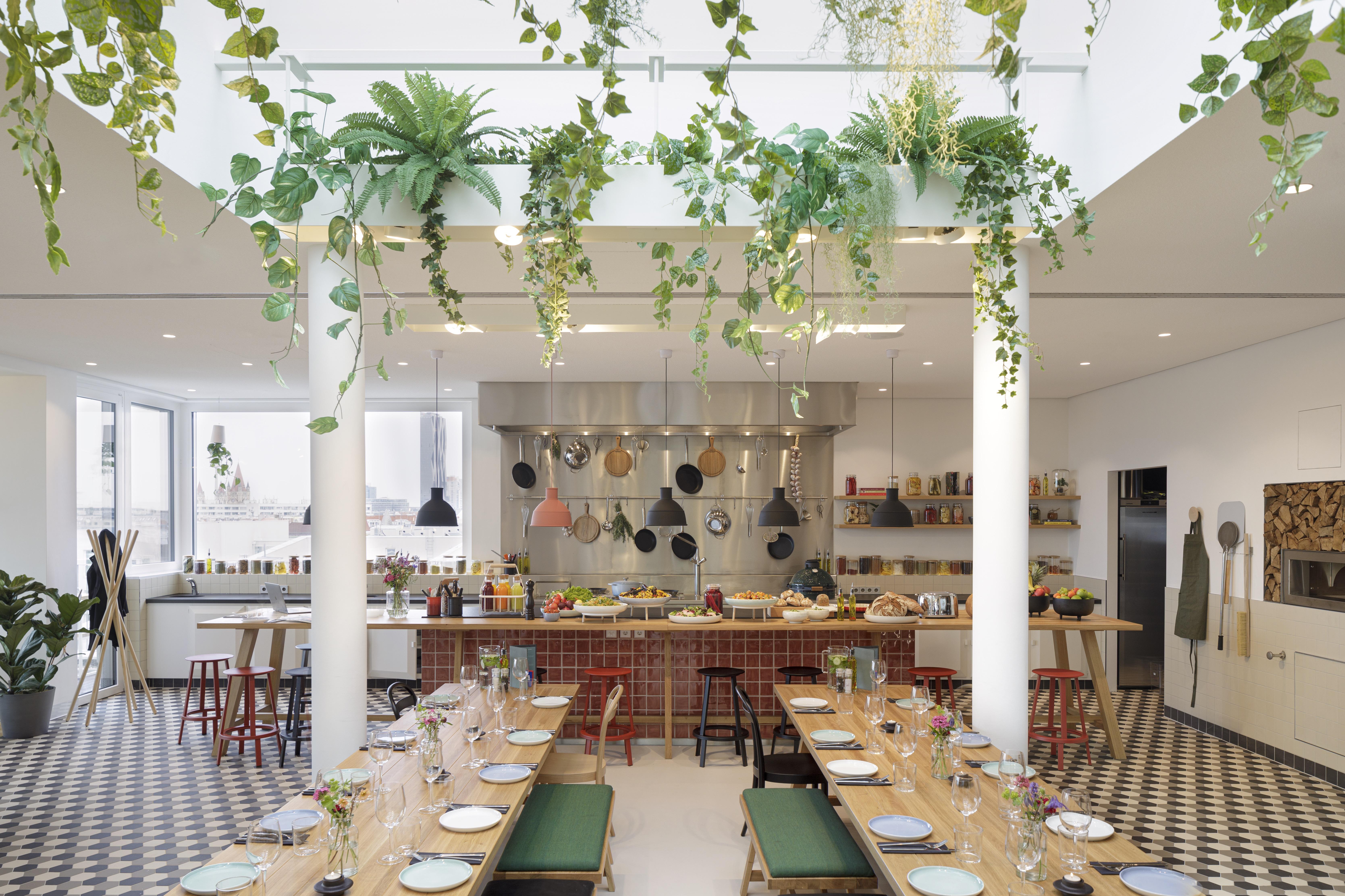 Zoku Apartahotel 4*